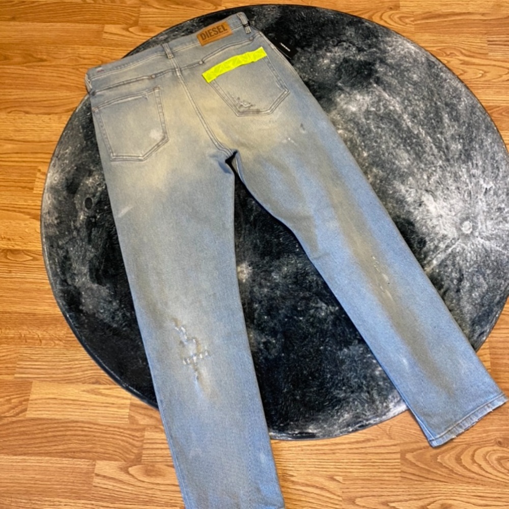 Diesel Faded Blue Men's Straight Jeans - Picture 11 of 16